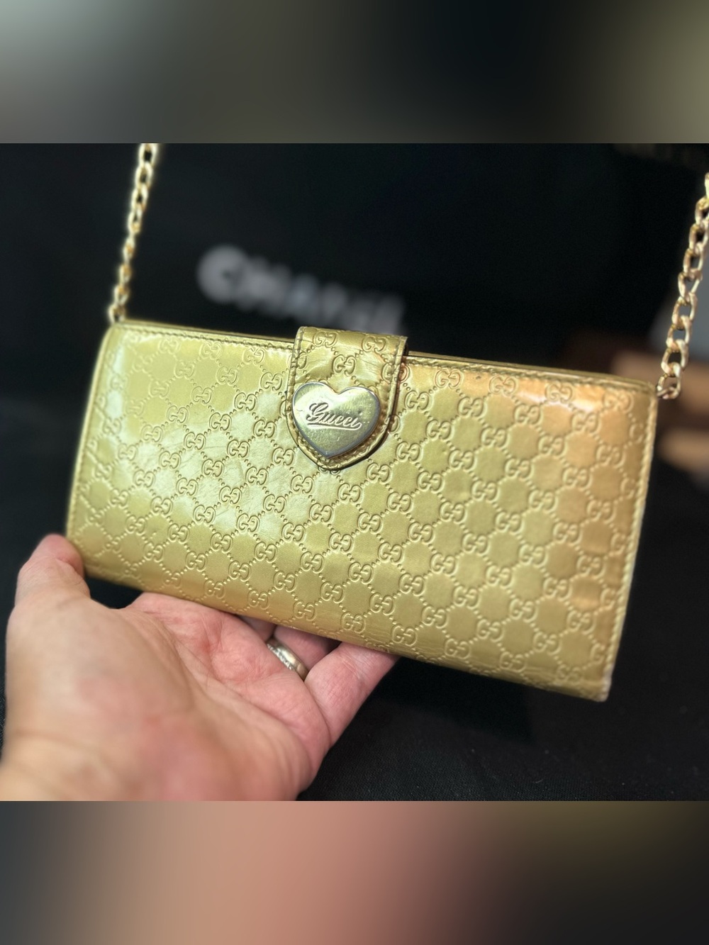 Auth GUCCI Gold Leather Wallet W/Chain, Heart Gg Yellow Leather Italy - Picture 4 of 12